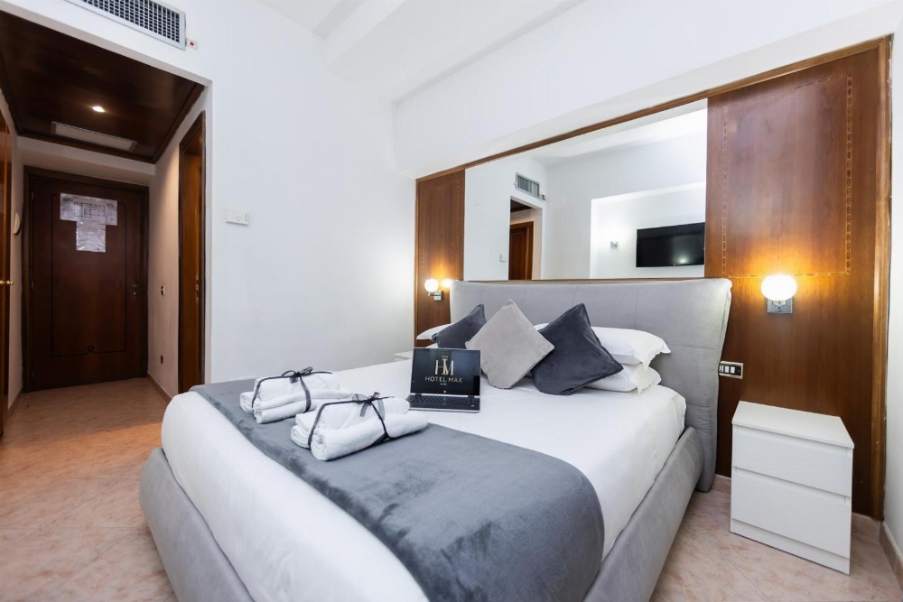 Hotel Max Main image