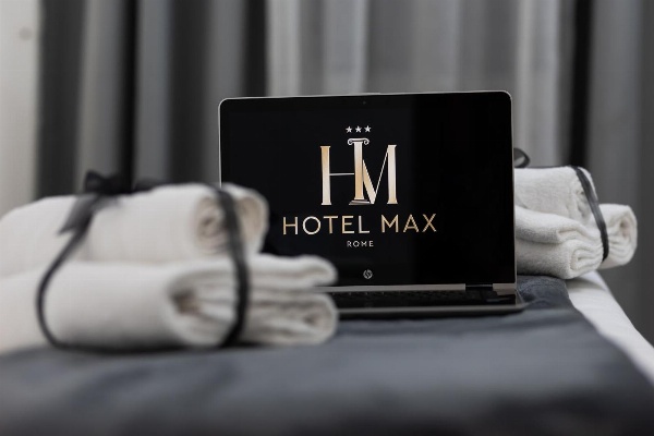 Hotel Max image 1